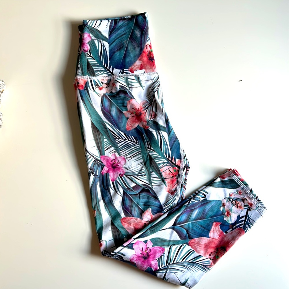 Evolution and creation tropical print yoga leggings